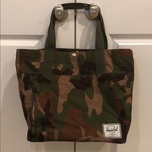 Herschel overnight tote bag. Woodland camo
